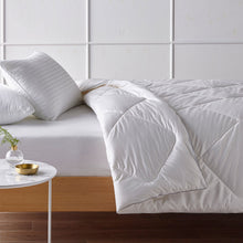 Load image into Gallery viewer, Accessorize 500GSM Australian Superwash Wool Quilt Queen