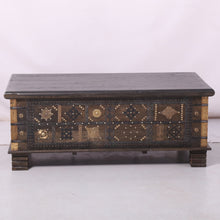 Load image into Gallery viewer, Onir Coffee Table Antique Handcrafted Solid Mango Wood Storage Trunk Chest Box
