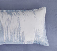 Load image into Gallery viewer, Chavez microfiber reversible quilt cover set-queen size
