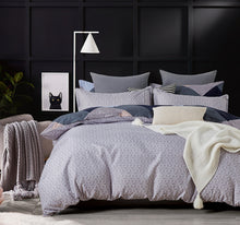 Load image into Gallery viewer, Jay microfiber reversible quilt cover set-queen size
