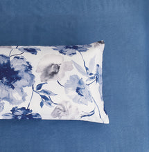 Load image into Gallery viewer, Kylie microfiber reversible quilt cover set-queen size
